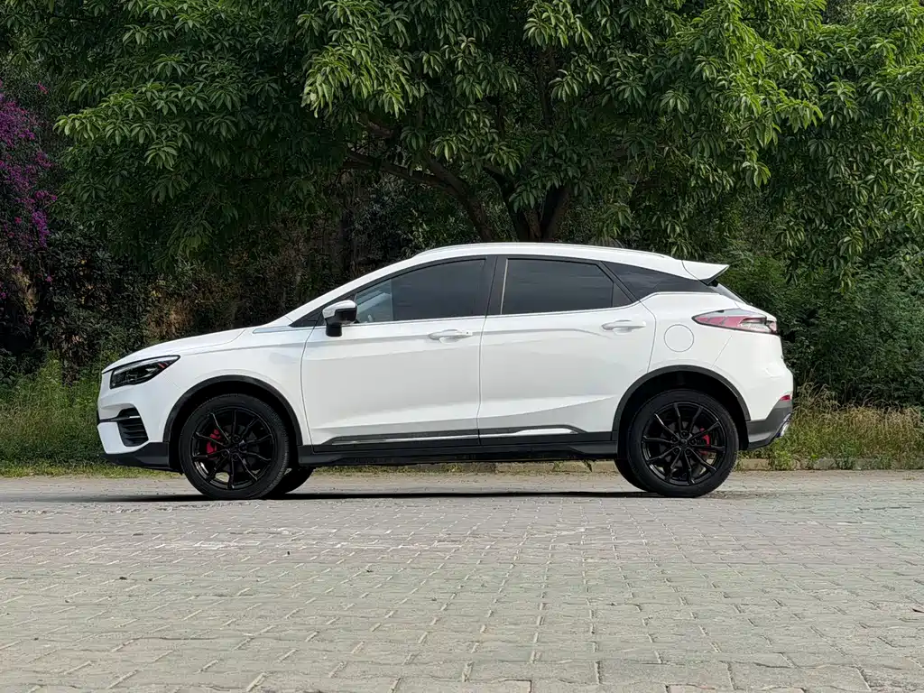 Emgrand S 1.4 T CVT Distinguished
