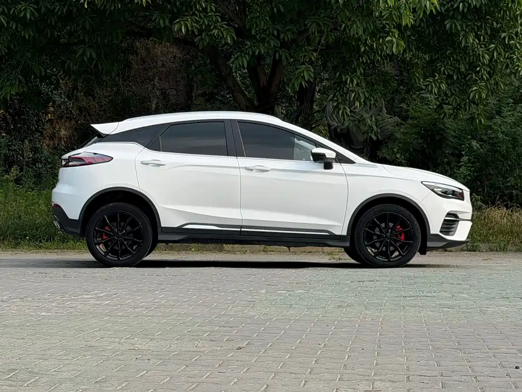 Emgrand S 1.4 T CVT Distinguished