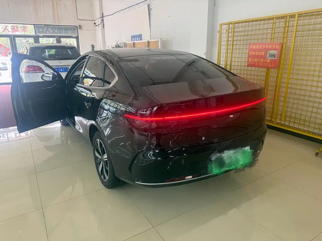 Destroyer 05 Glory DM-i 120 KM Luxury