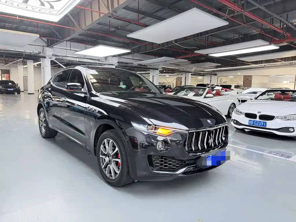 Levante 3.0 T Standard