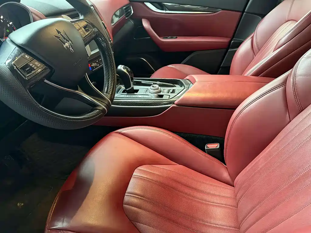 Levante 3.0 T Standard