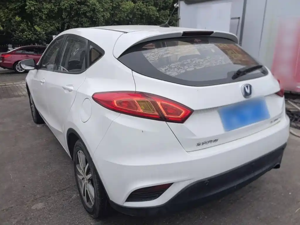 Eado XT 1.6 L Auto Handsome Cool CN-V