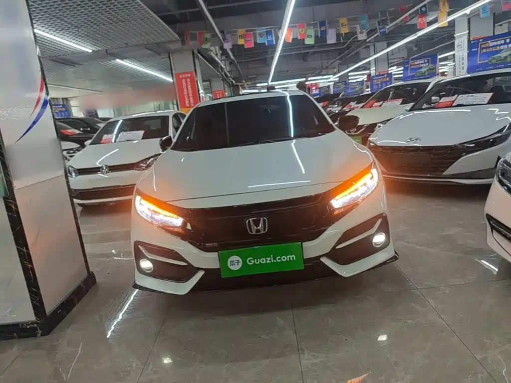 Civic HATCHBACK 220 TURBO CVT Trend Cool Control
