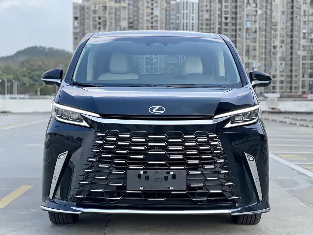 Lexus LM 500 h 6-seat Supreme