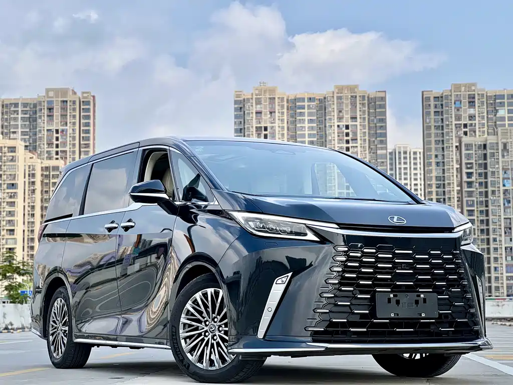 Lexus LM 500 h 6-seat Supreme