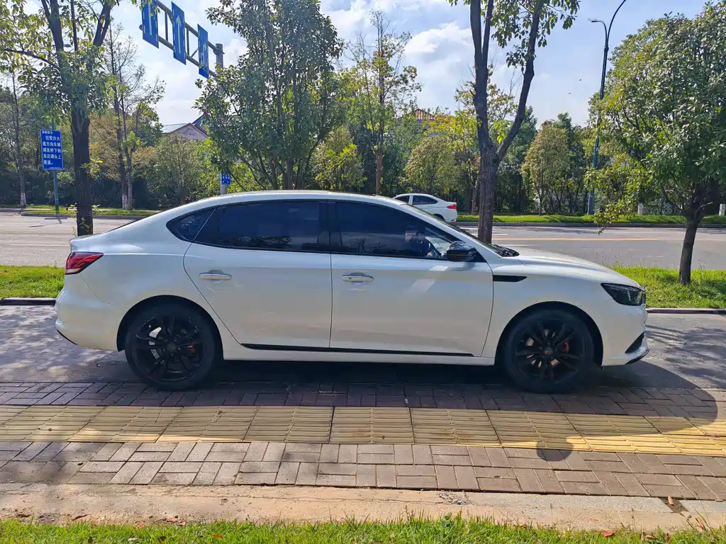 MG6 20 T Auto Sport