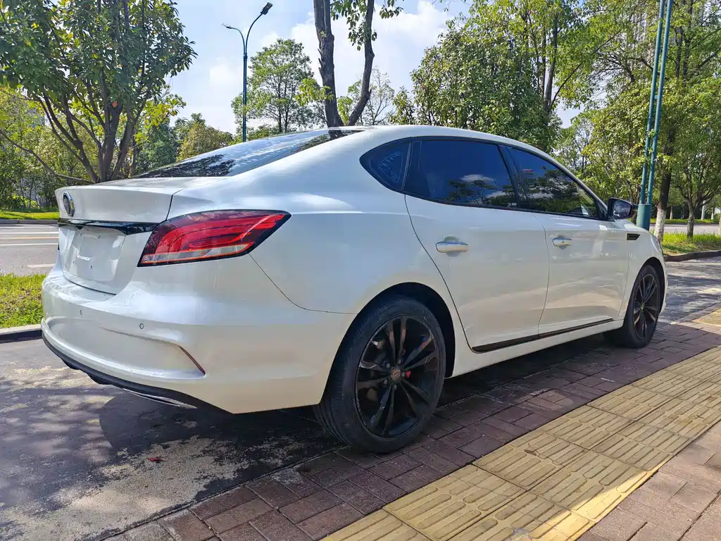 MG6 20 T Auto Sport