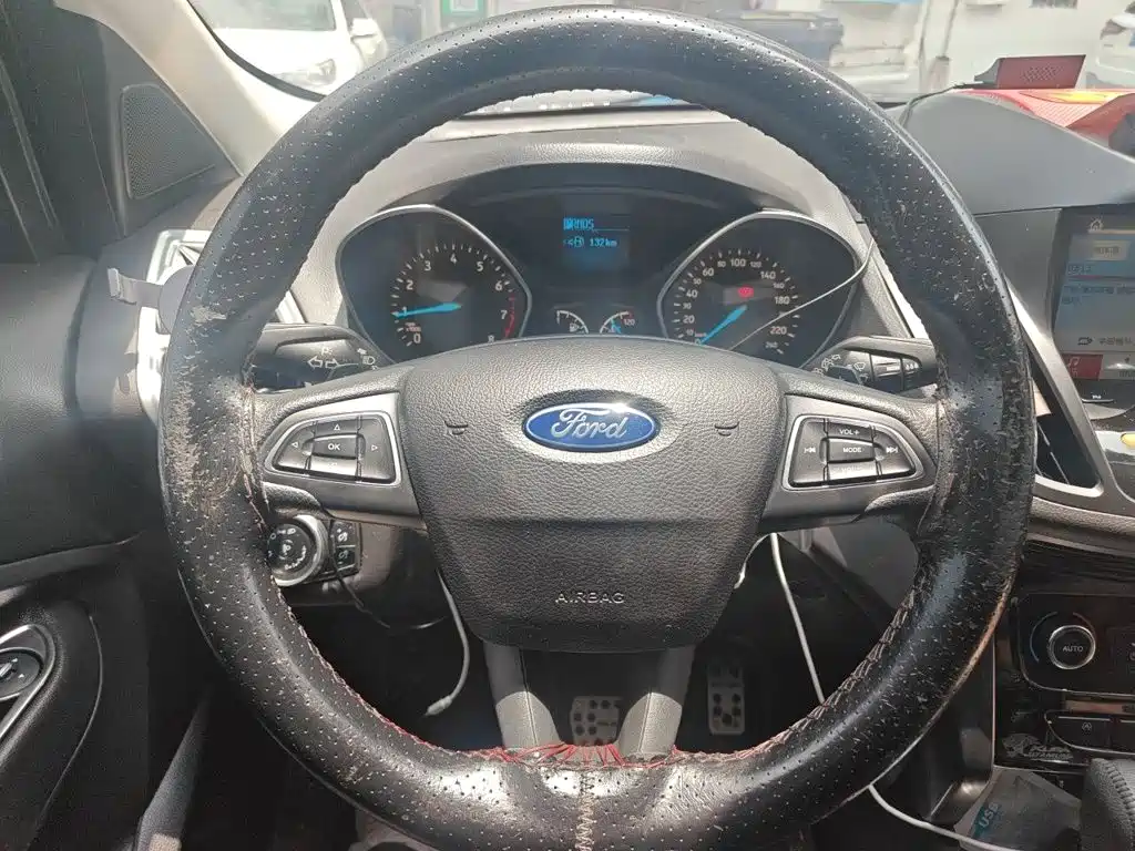 Kuga EcoBoost 180 2 WD Fine Wing