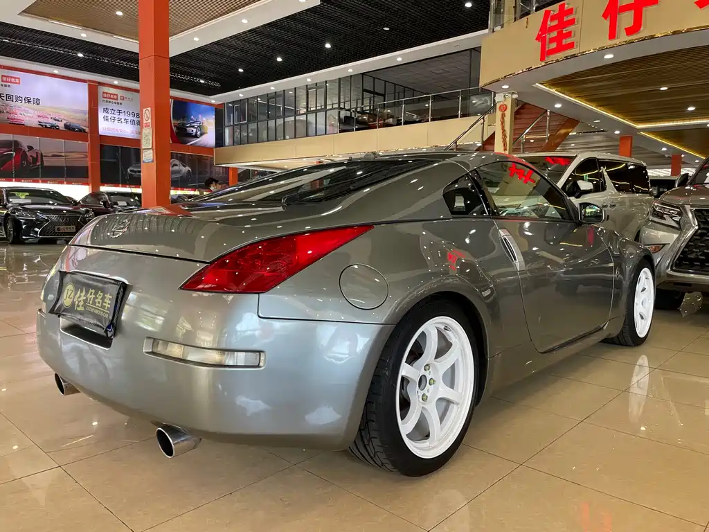 Nissan 350 Z 3.5 AT
