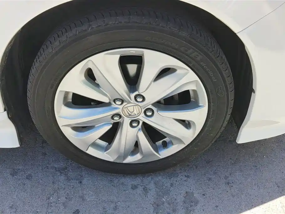 Jade 1.8 L Auto Comfort 5-seat