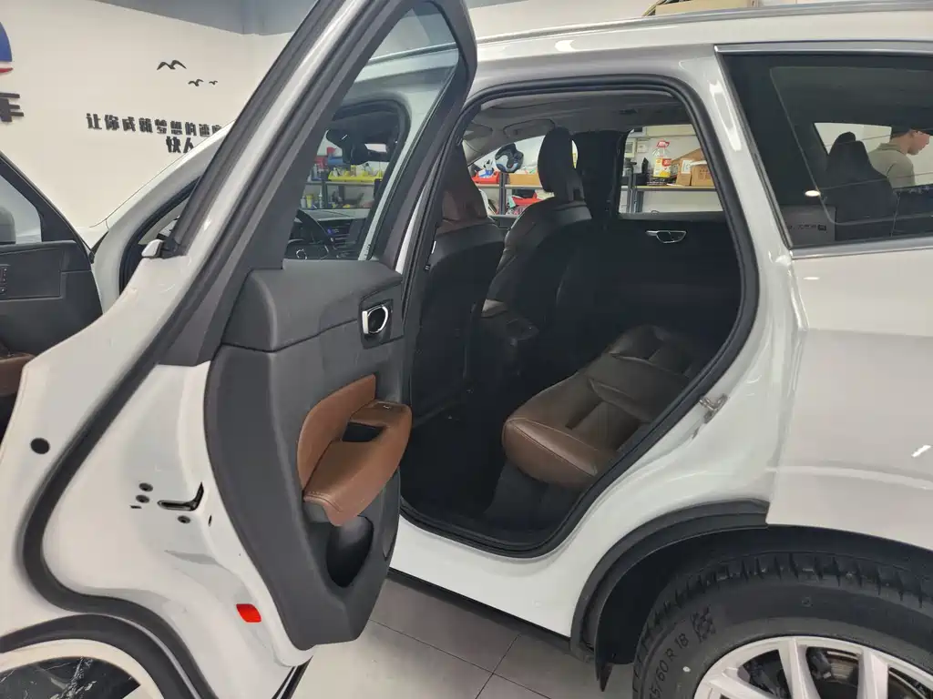 Volvo XC60 T5 4 WD Smart Ease CN-VI
