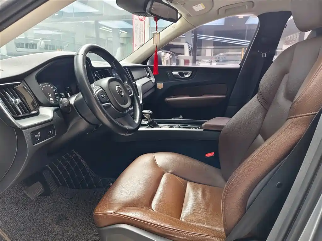 Volvo XC60 T5 4 WD Smart Ease