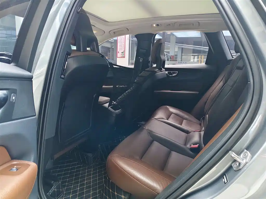 Volvo XC60 T5 4 WD Smart Ease