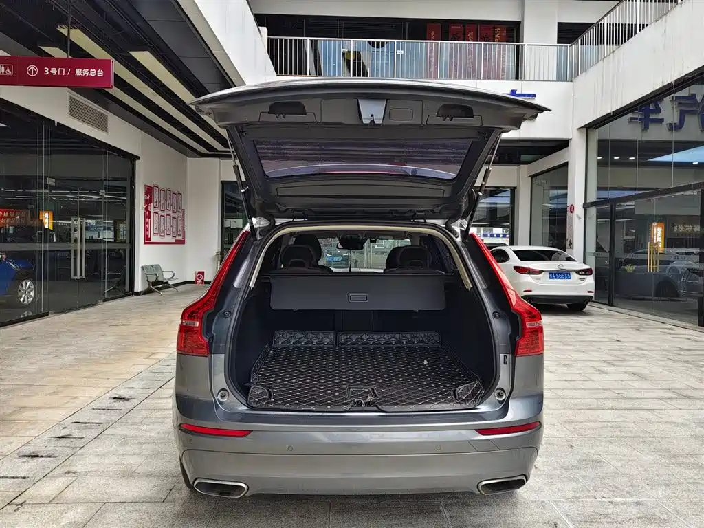 Volvo XC60 T5 4 WD Smart Ease