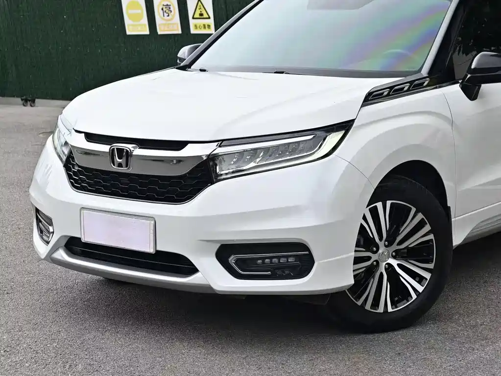 Avancier 370 TURBO 4 WD Premium