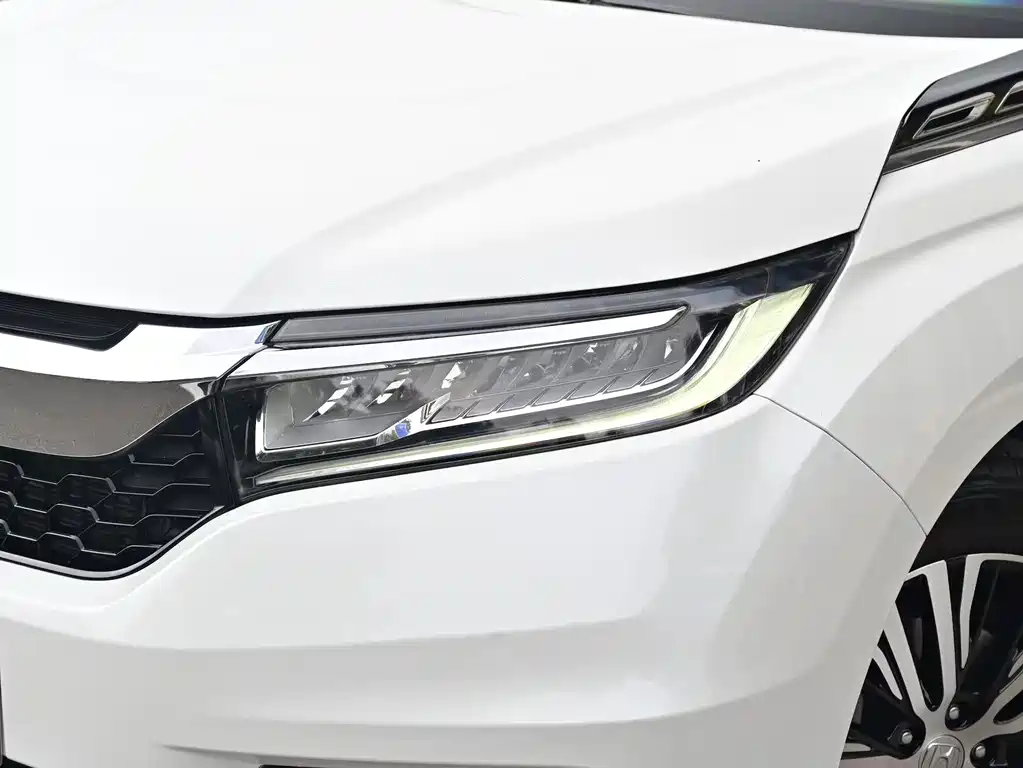 Avancier 370 TURBO 4 WD Premium