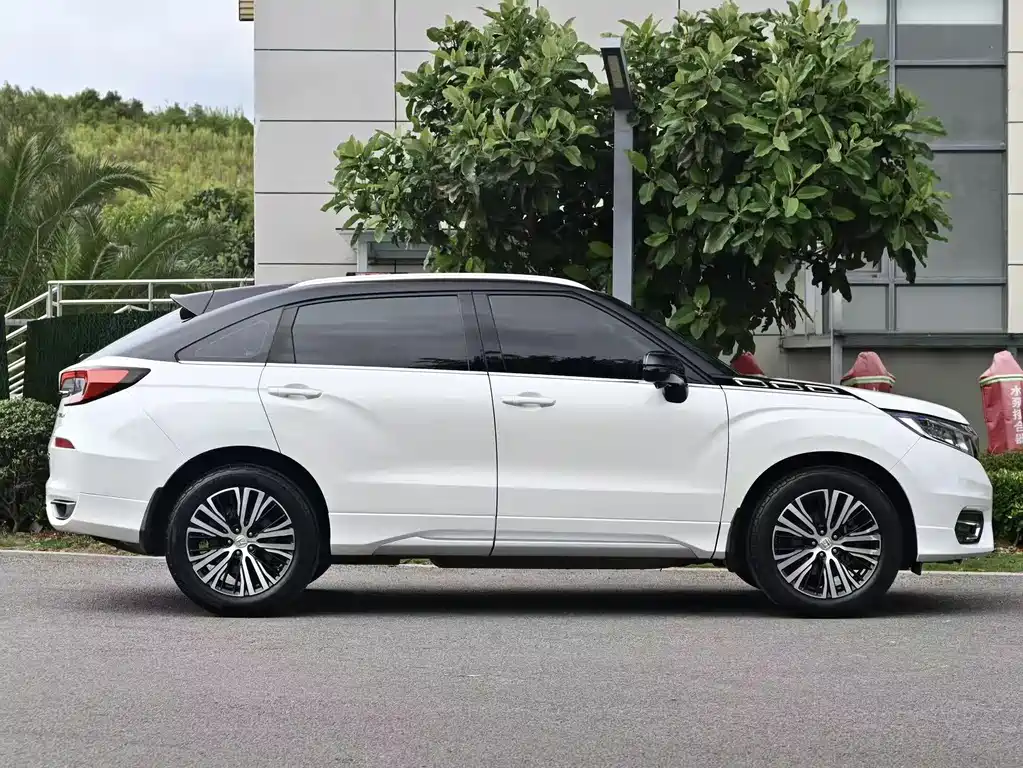 Avancier 370 TURBO 4 WD Premium