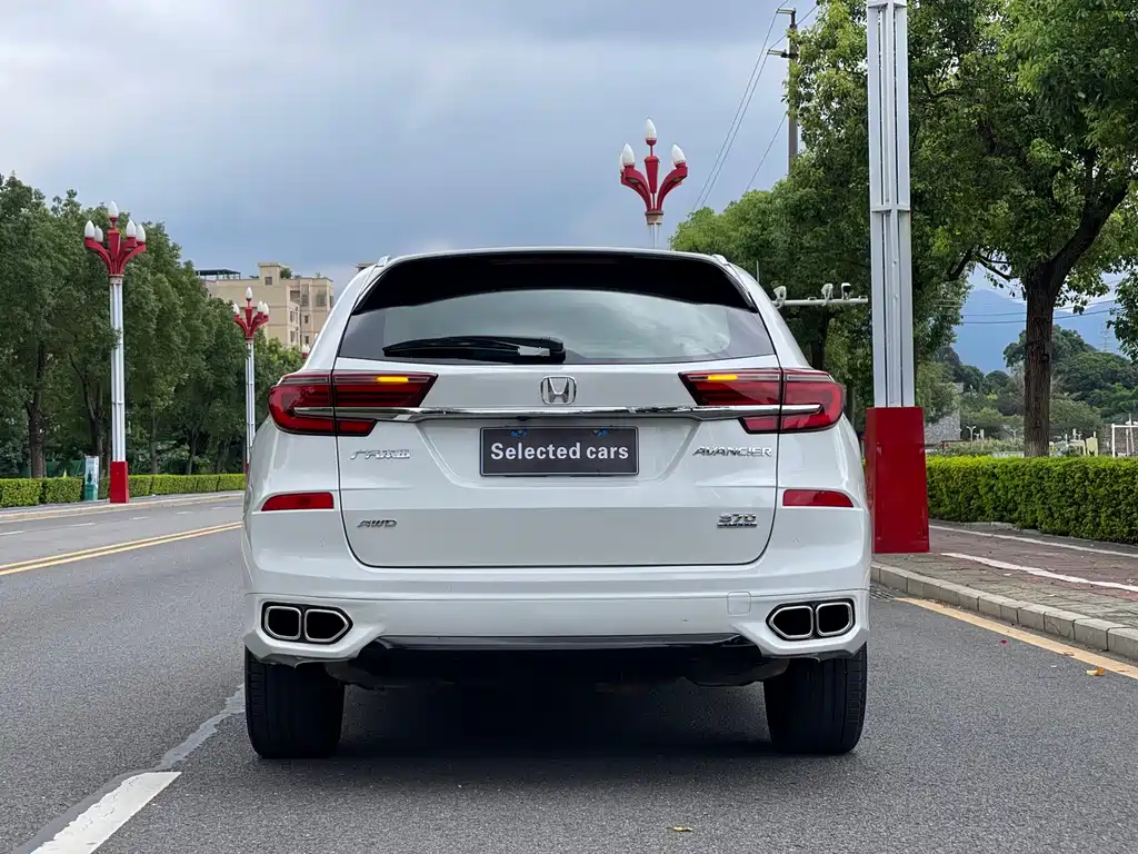 Avancier 370 TURBO 4 WD Premium