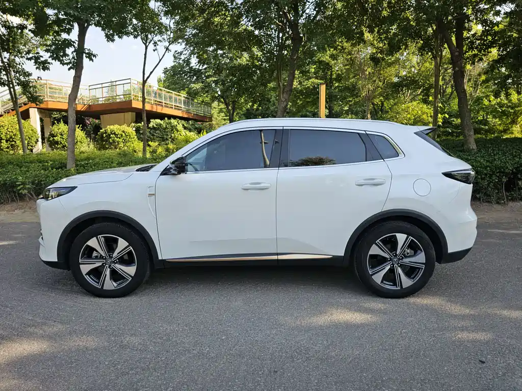 Changan CS55 PLUS 2 nd Gen 1.5 T DCT Distinguished