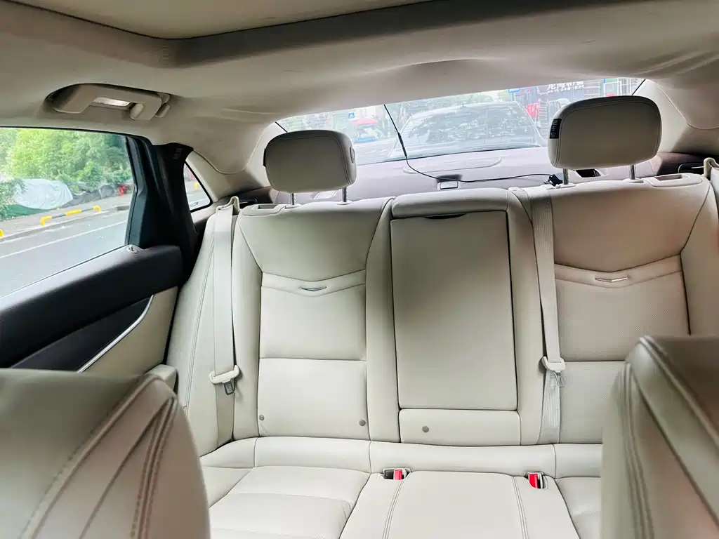 Cadillac XTS 28 T Tech