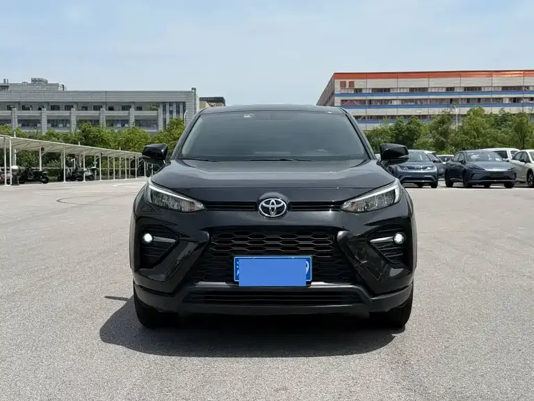 Toyota Wildlander 2.0 L CVT 2 WD Leading