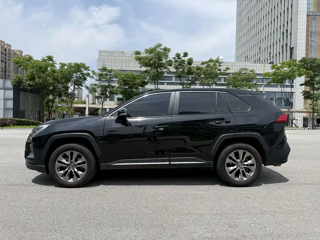 Wildlander 2.0 L CVT 2 WD Leading