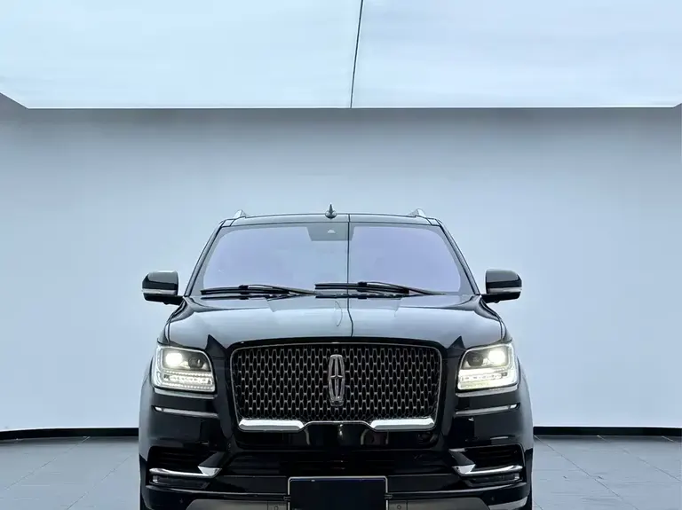Lincoln Navigator 3.5 T Honor Shine