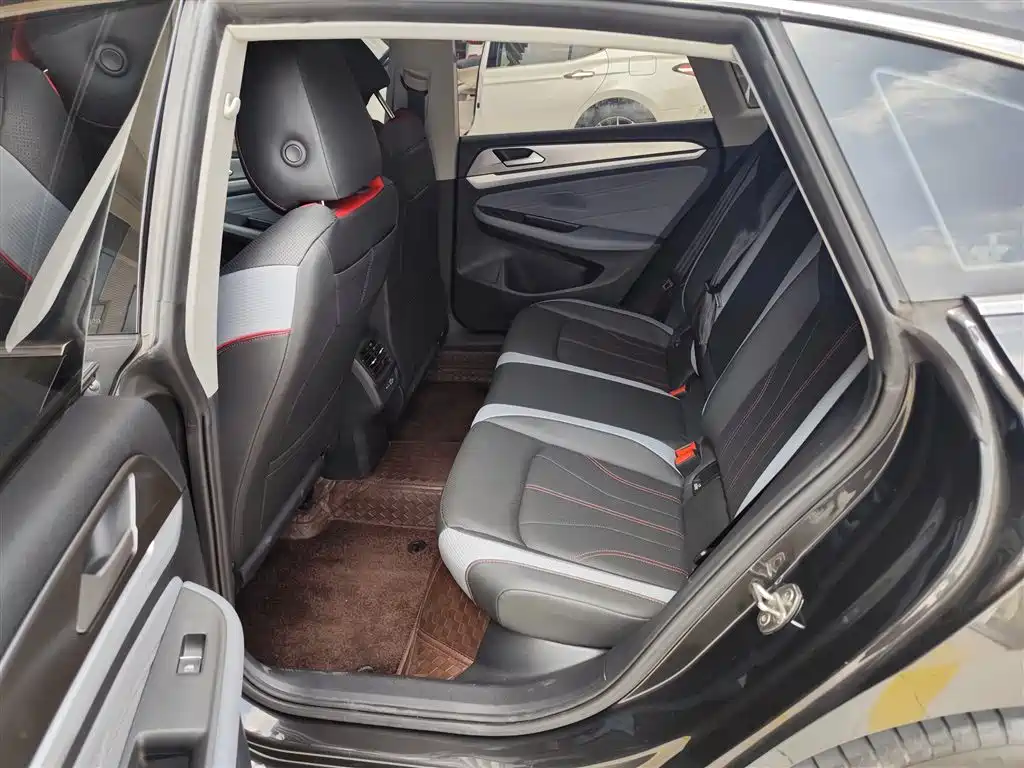 Lamando Lamando L 280 TSI DSG Spicy Cool
