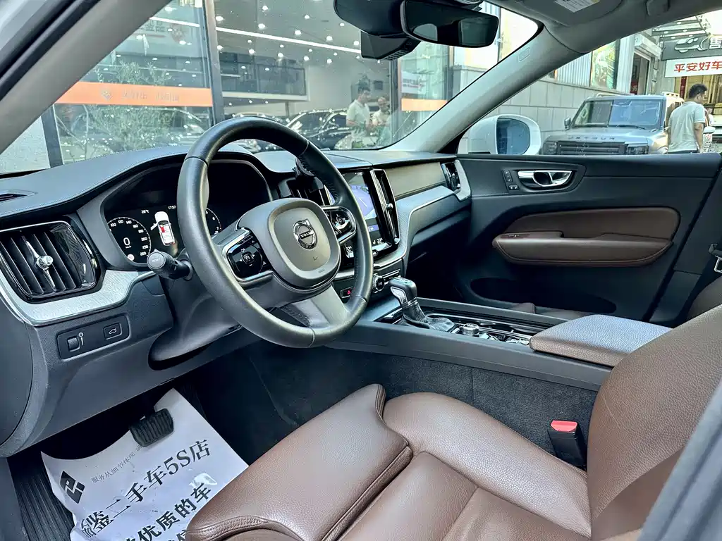 Volvo XC60 T5 4 WD Smart Vision CN-VI