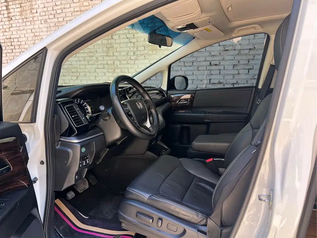 Elysion 2.4 L Style
