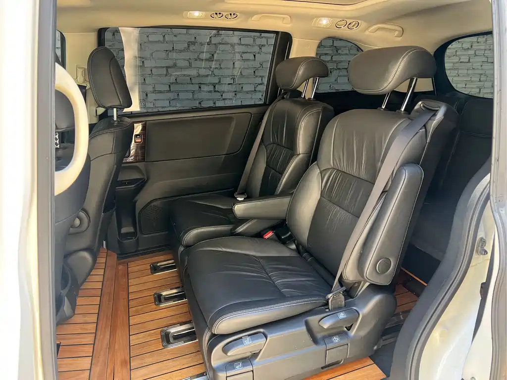 Elysion 2.4 L Style