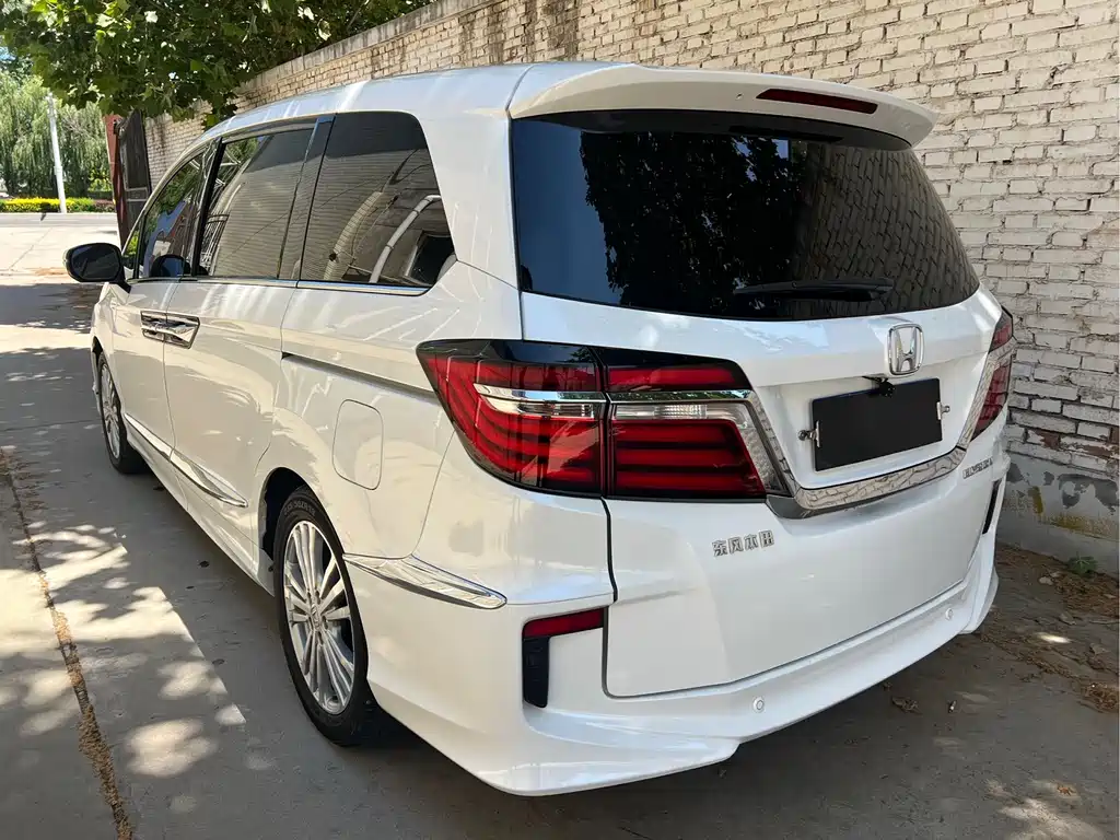 Elysion 2.4 L Style