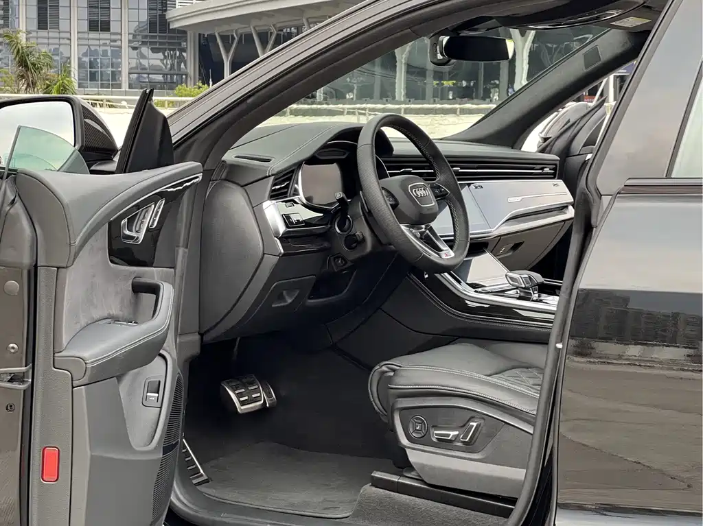 Audi Q8 55 TFSI Premium Dynamic
