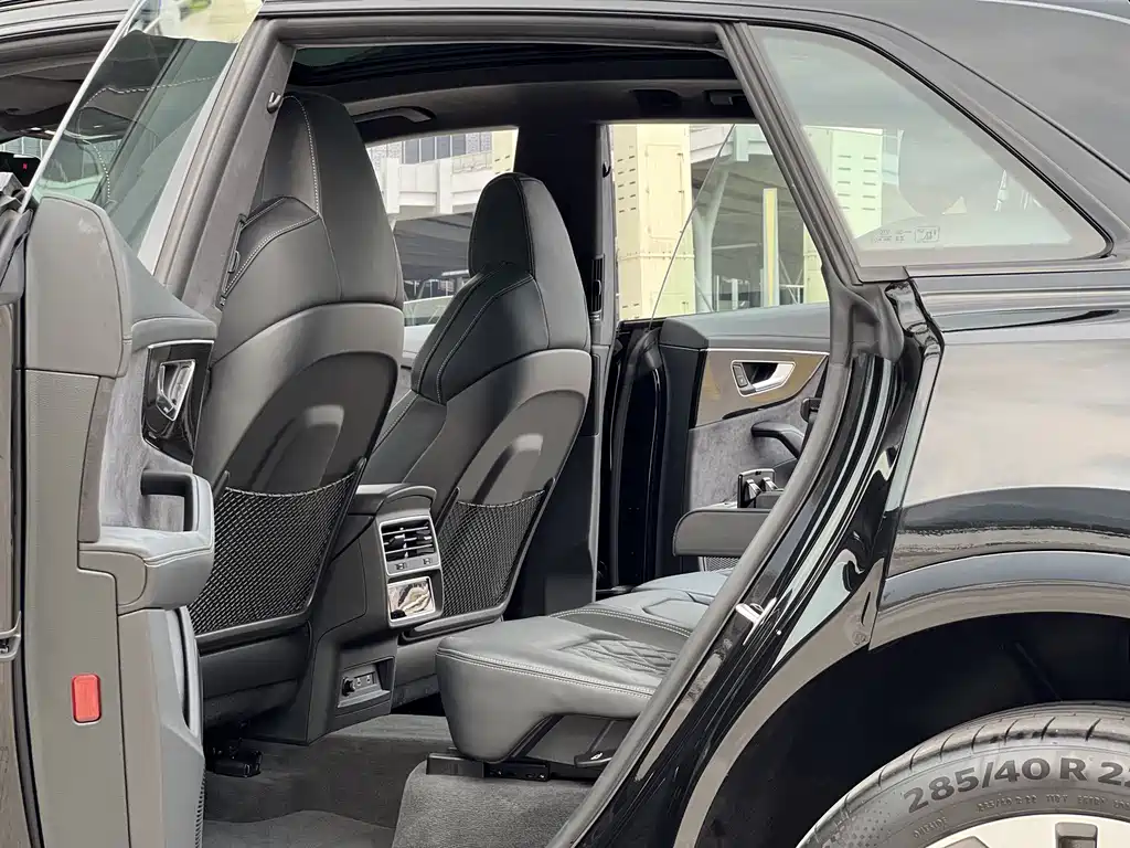 Audi Q8 55 TFSI Premium Dynamic