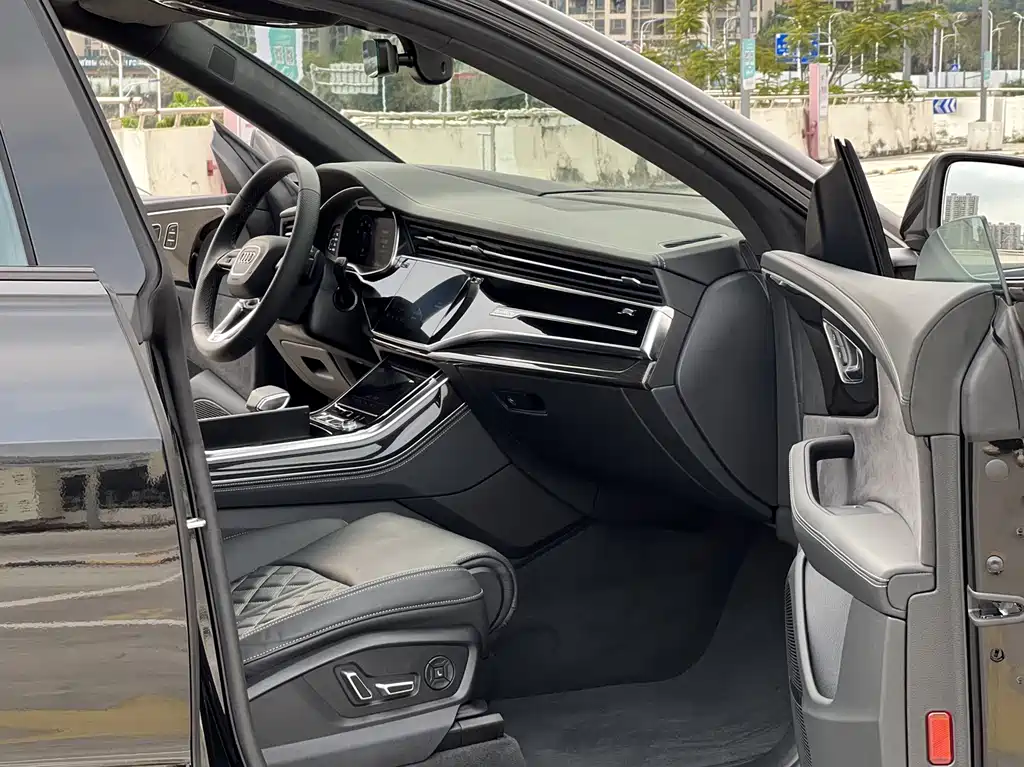 Audi Q8 55 TFSI Premium Dynamic