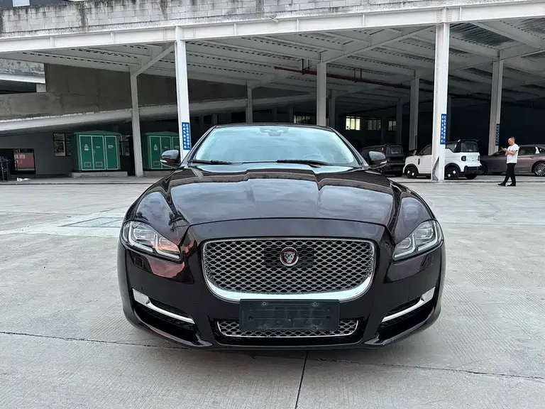 Jaguar XJ XJL 3.0 SC 2 WD Graceful Business