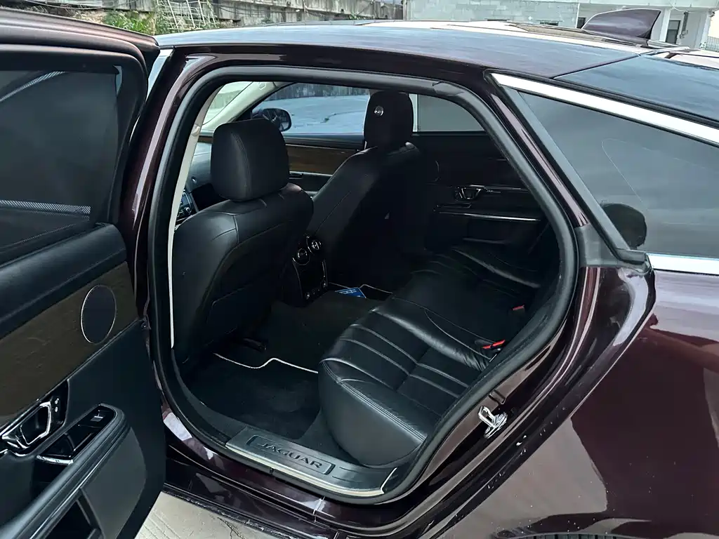 Jaguar XJ XJL 3.0 SC 2 WD Graceful Business