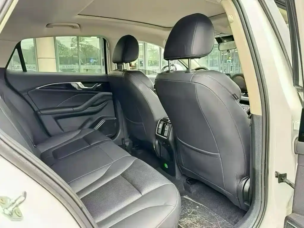 Besturn B70 3 rd Gen 1.5 T Auto Joy 70 Anniversary