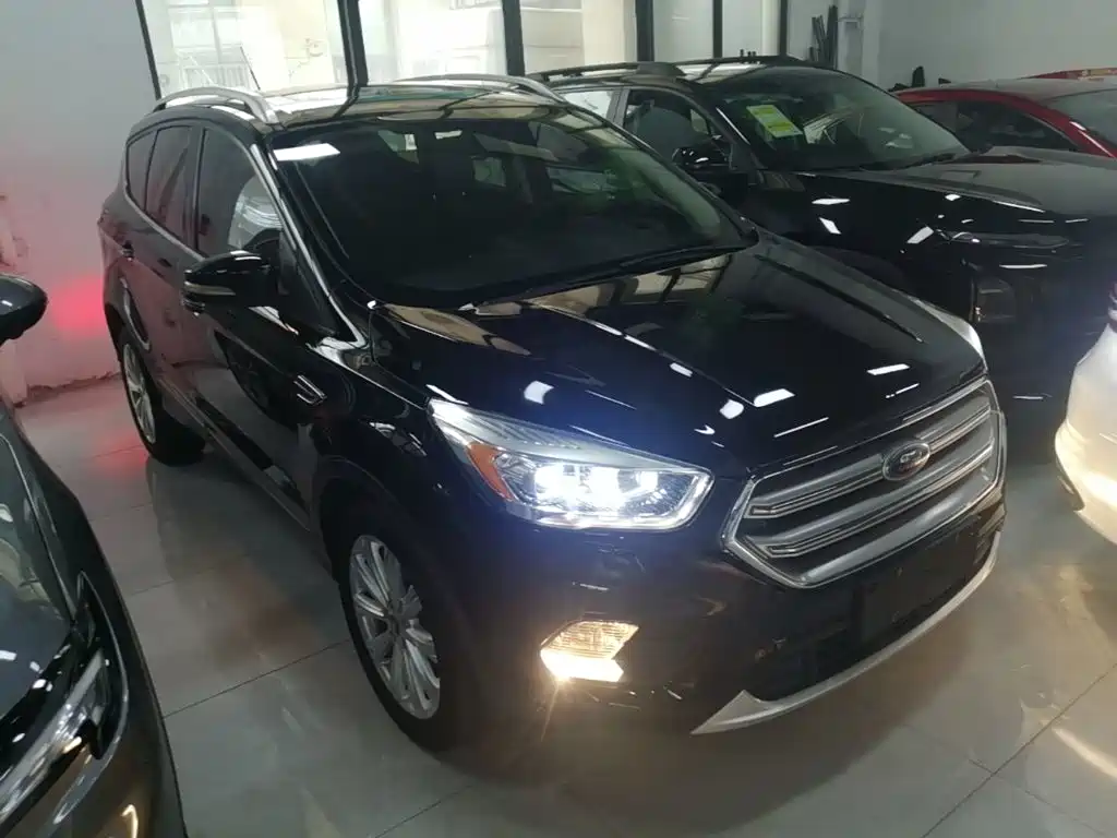 Kuga EcoBoost 245 4 WD Grand Wing