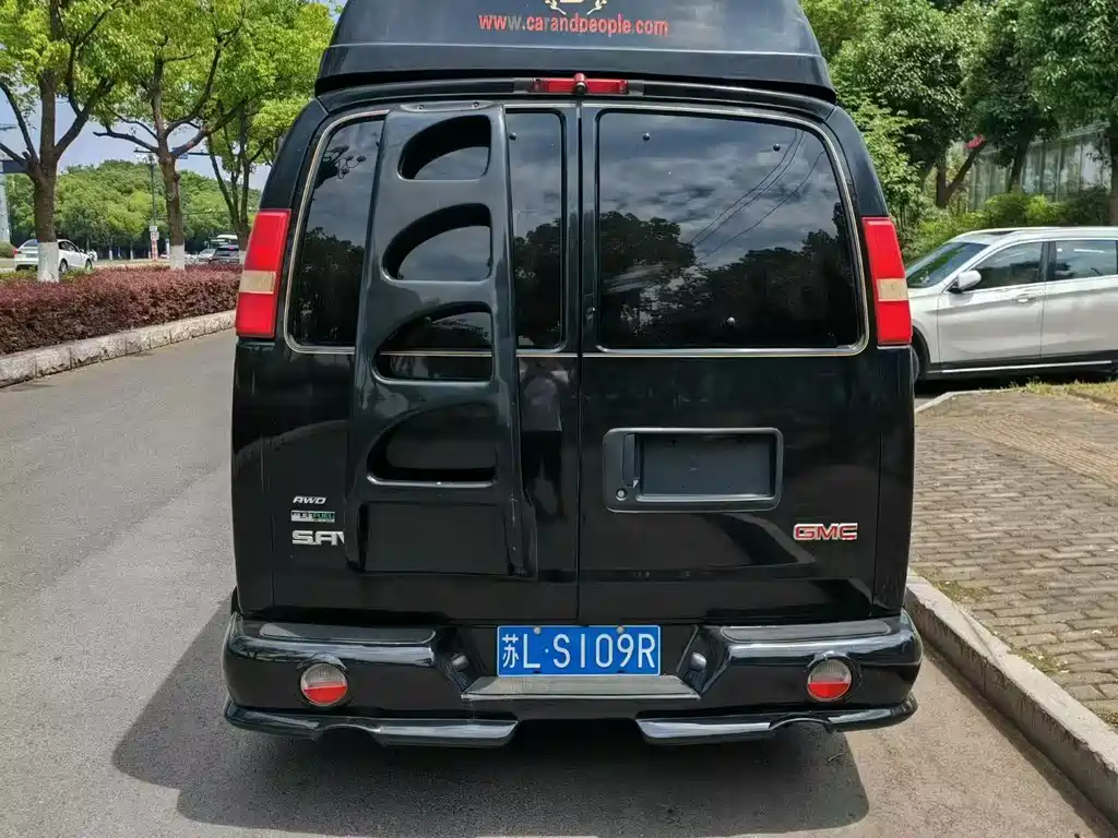 SAVANA 5.3 L Business Star 7-seat