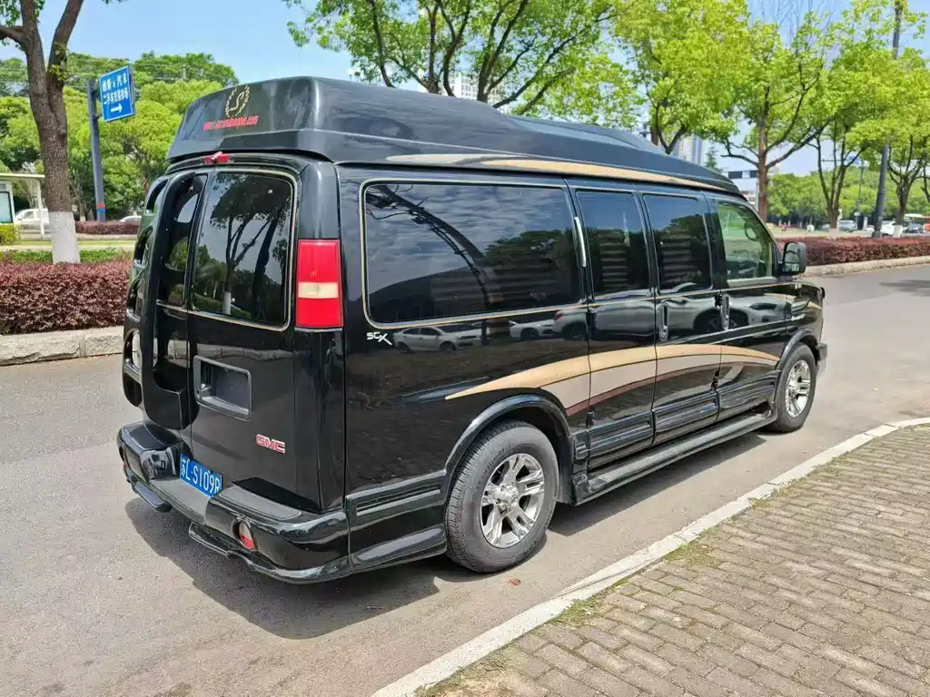 SAVANA 5.3 L Business Star 7-seat