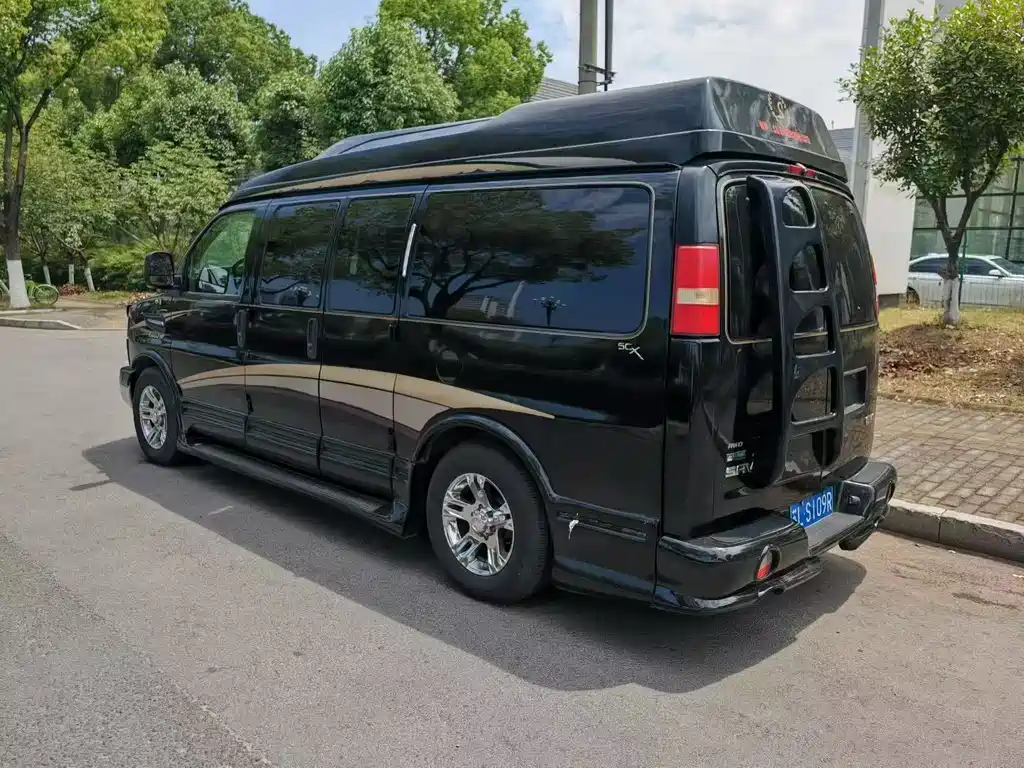 SAVANA 5.3 L Business Star 7-seat