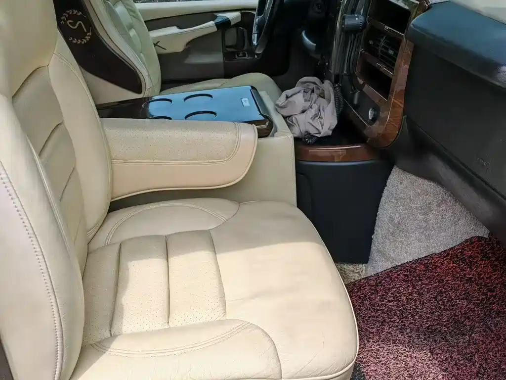 SAVANA 5.3 L Business Star 7-seat