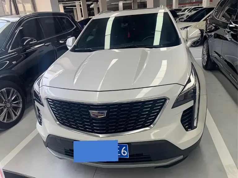 Cadillac XT4 28 T 2 WD Leading