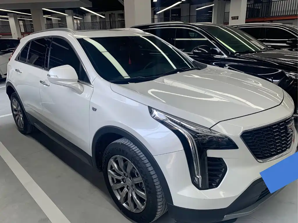 Cadillac XT4 28 T 2 WD Leading