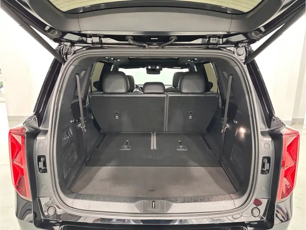 GAC Trumpchi GS8 Navigator Series 2.0 TGDI 2 WD Luxury Connected 7-seat