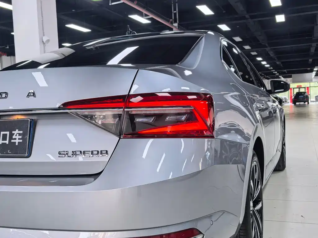 Superb Facelift TSI280 DSG Premium