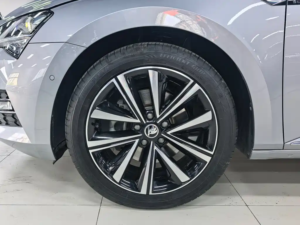 Superb Facelift TSI280 DSG Premium