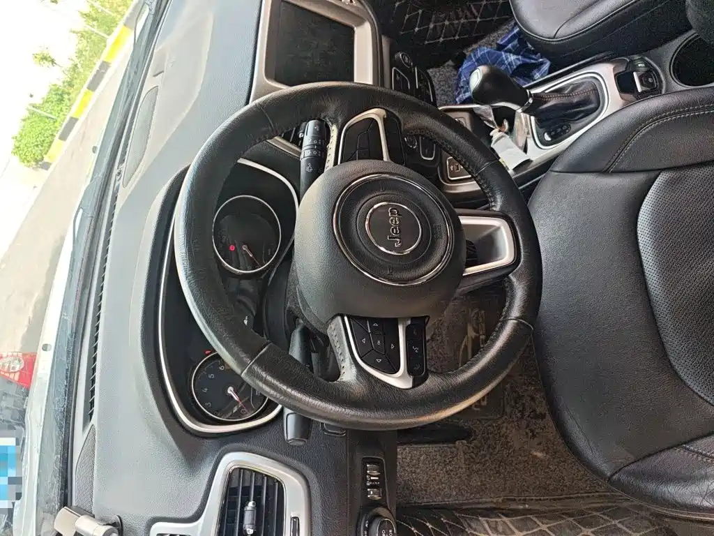 Compass 200 T Auto Home Enjoyment