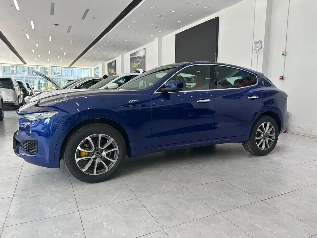 Levante 2.0 T GT